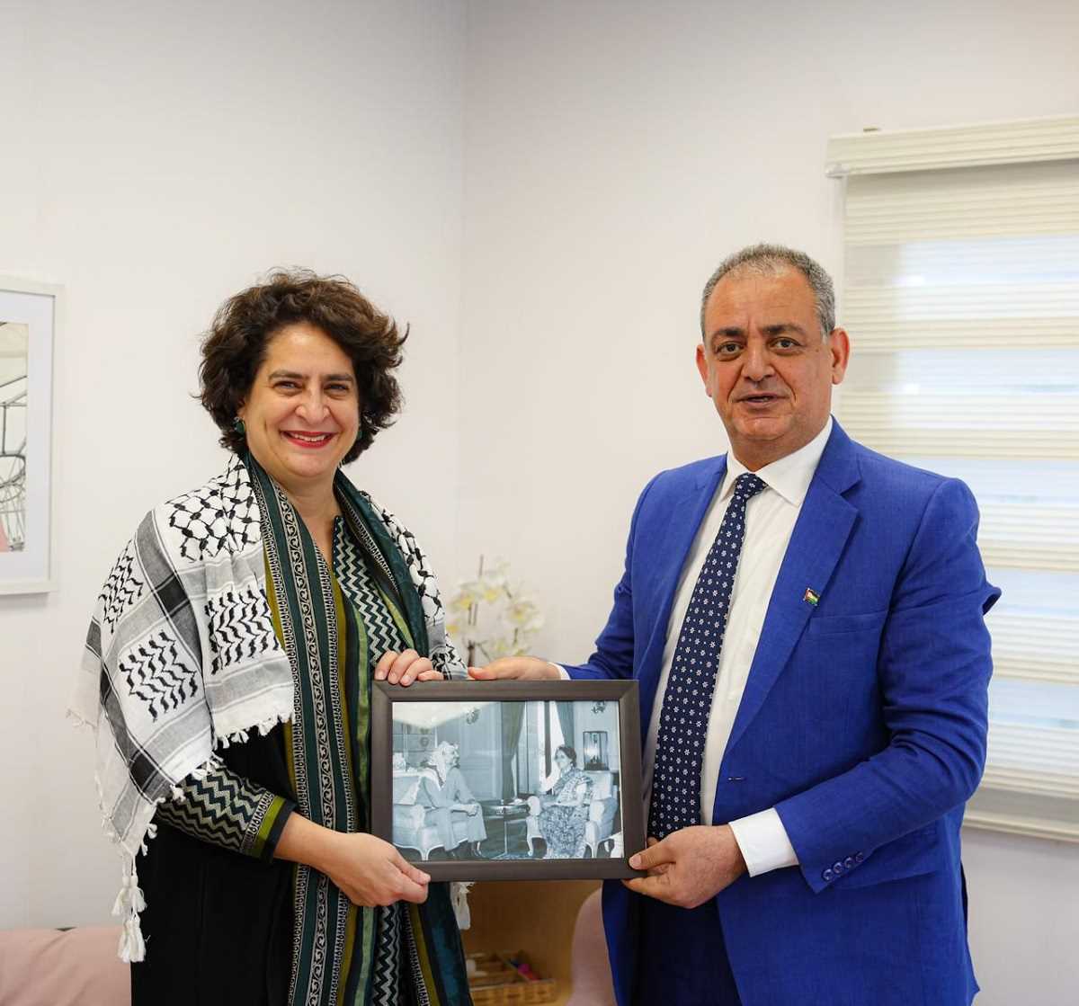 दिल्ली: फिलिस्तीन के प्रभारी अबू जाजर ने प्रियंका गांधी से की मुलाकात